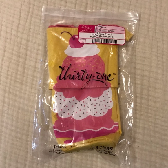 Hide & Peek Pouch Sundae Surprise - Picture 5 of 7